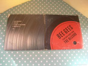 CD di Musica: BEE GEES / FOUR NEW SONGS FROM THE RECORD / 2 CDS SINGLE / 9 TEMAS / POP